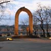 Памятник Михай Каройну