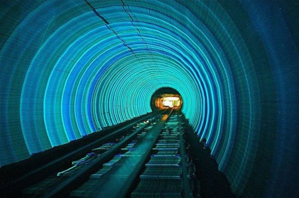 Метрополитены стран. Тоннель метро. Тоннель метрополитена. Красивое метро. Современные тоннели.